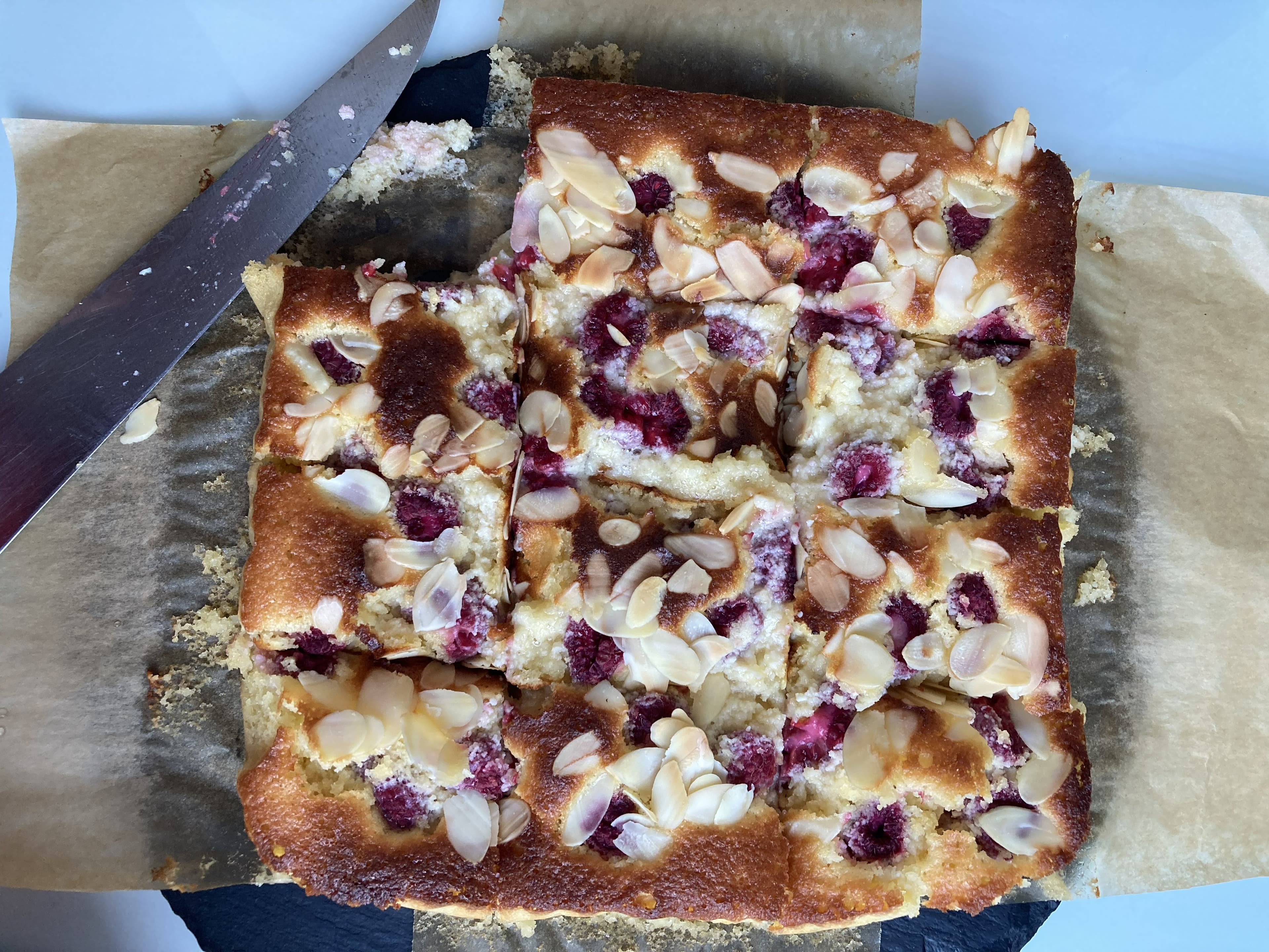 Cottage cheese and raspberry bars